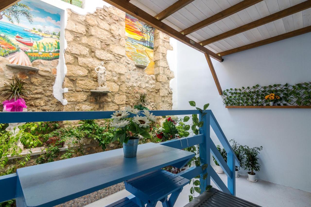 Wonderful Renovated Apartment With Private Patio Atenas Exterior foto