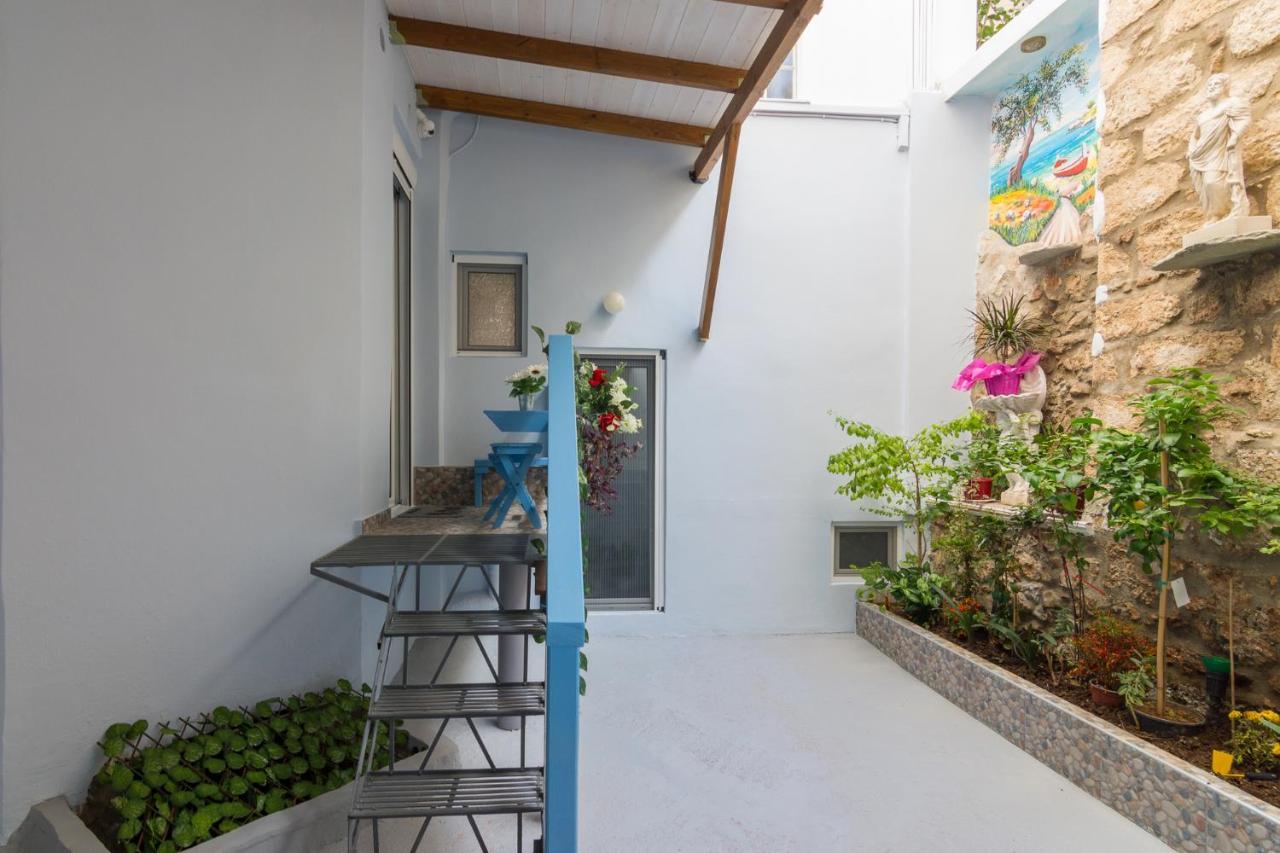 Wonderful Renovated Apartment With Private Patio Atenas Exterior foto